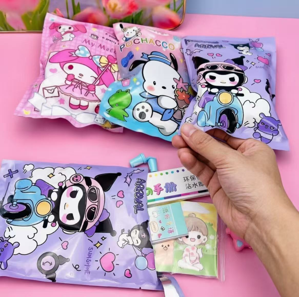 Kawaii Cartoon Mystery Blind B - Home Security Items recensie en prijs
